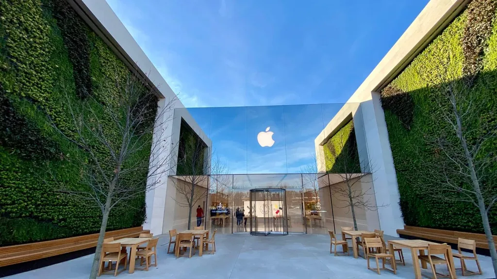 Apple StoreがiPhone 15とUSB-C対応準備、店内設置に重点を置くなどc